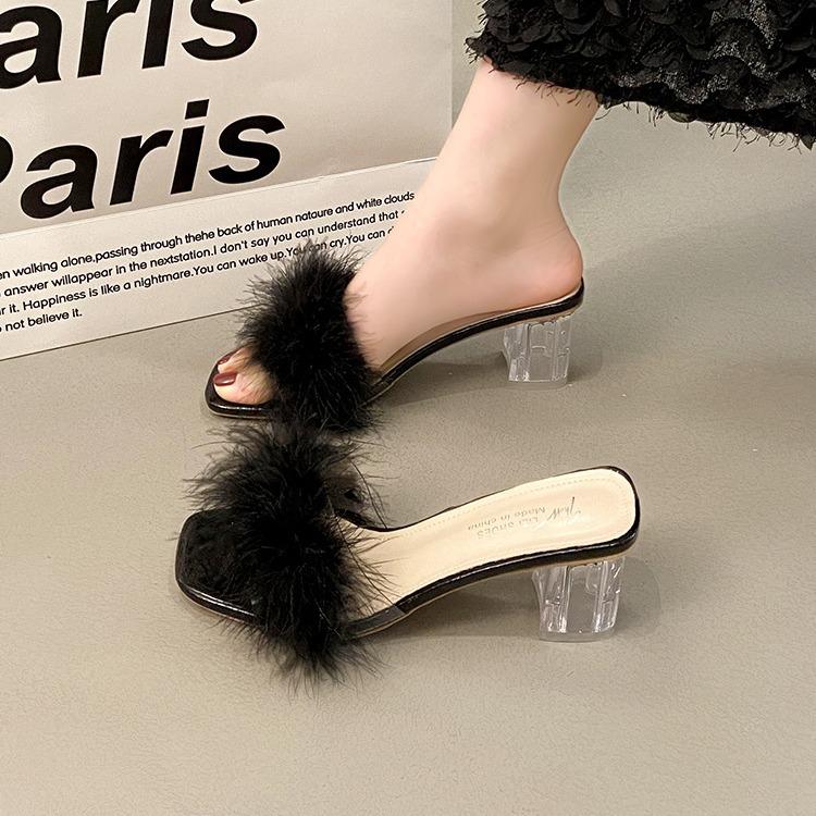 Mao Mao slippers women s summer outer wear New Year s thick heel one-word drag crystal high heel cool slippers 35 чёрный
Mao Mao slippers women s summer outer wear New Year s thick heel one-word drag crystal high heel cool slippers 35 чёрный
