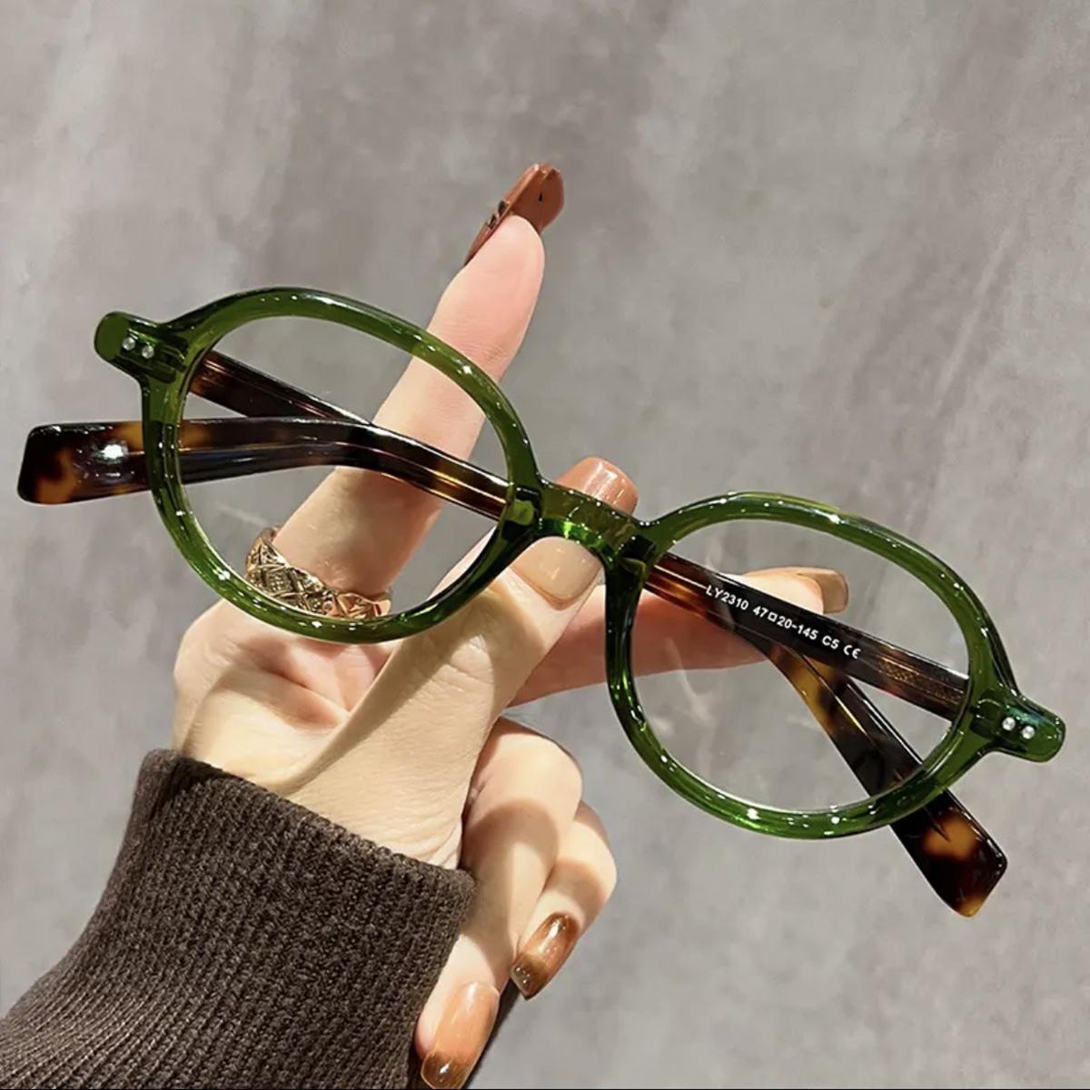 Новые очки в оправе «ботаник» черепаховой расцветки с маленькой оправой отличаются ретро-овальной оправой и дужками в японском стиле, защищающими от синего света, что модно 400 зелёный
Новые очки в оправе «ботаник» черепаховой расцветки с маленькой оправой отличаются ретро-овальной оправой и дужками в японском стиле, защищающими от синего света, что модно 400 зелёный