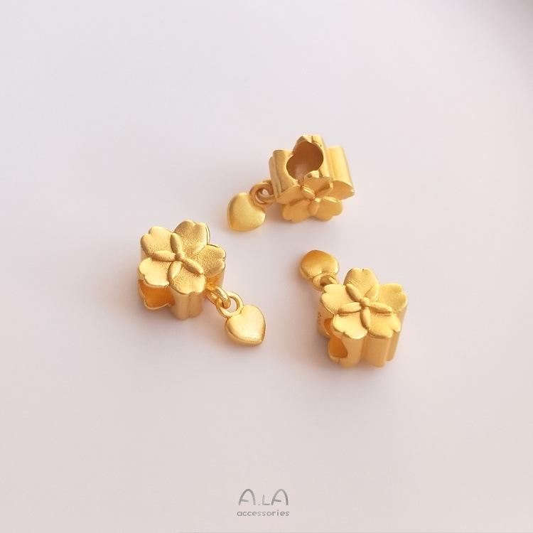 Vietnam Sajin Floral Spacer Beads: Strong Color Retention, Large Hole, Small Peach Heart, DIY Pendant Accessories
Vietnam Sajin Floral Spacer Beads: Strong Color Retention, Large Hole, Small Peach Heart, DIY Pendant Accessories