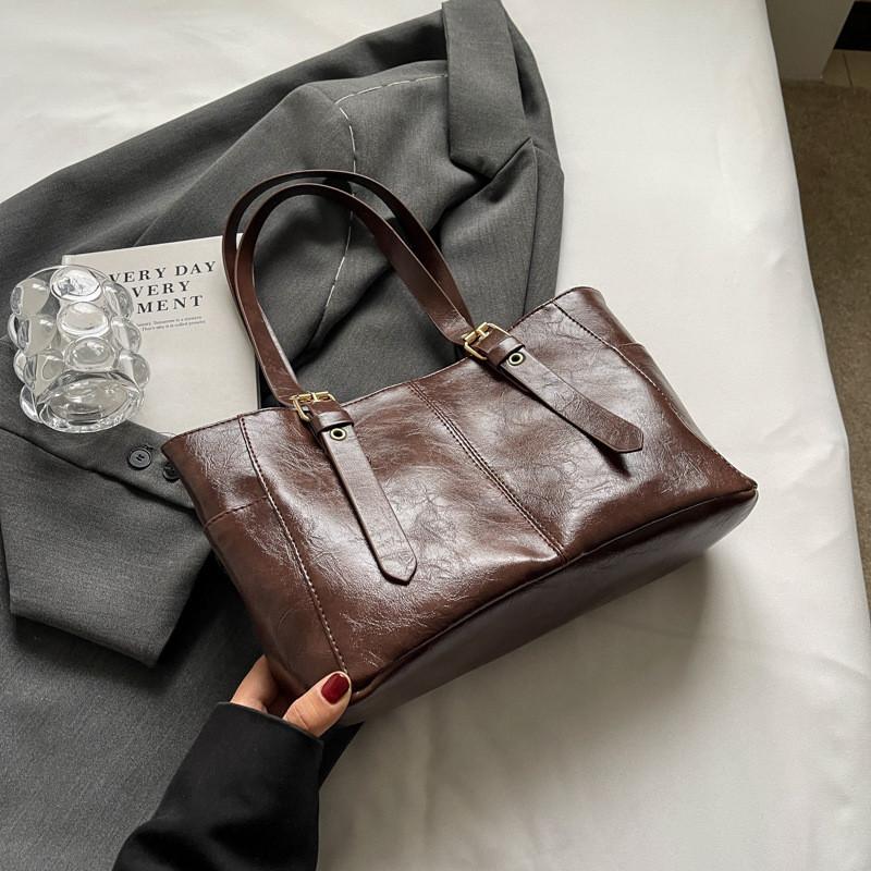 Trendy Black And Brown Pu Tote Bag With Zipper Closure Ideal For Daily Use кавовий
Trendy Black And Brown Pu Tote Bag With Zipper Closure Ideal For Daily Use кавовий