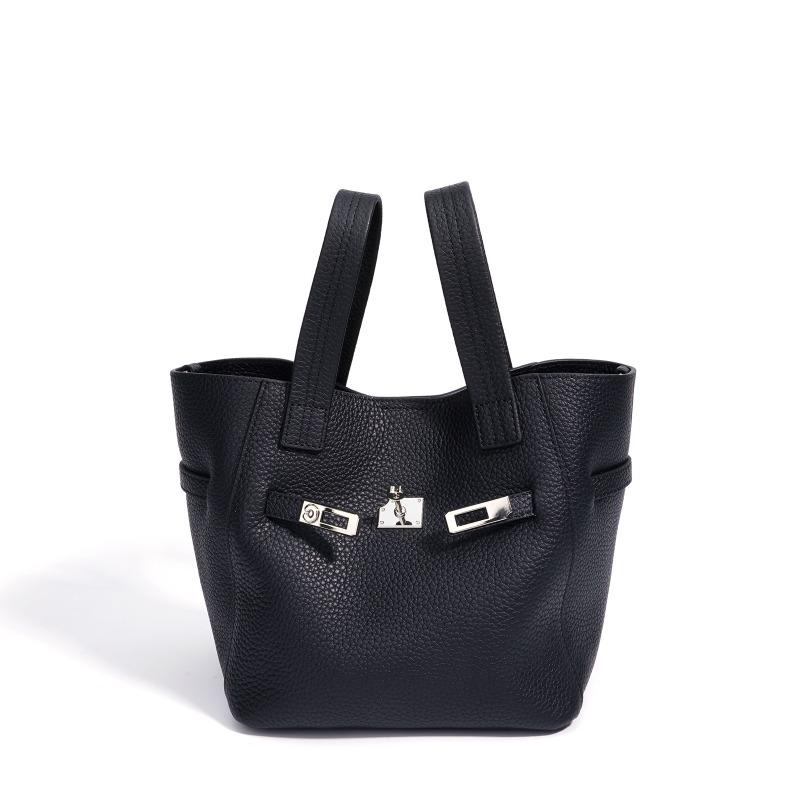 New first-layer leather handbag vegetable basket niche medieval underarm bag lock large capacity messenger bag women чорний
New first-layer leather handbag vegetable basket niche medieval underarm bag lock large capacity messenger bag women чорний