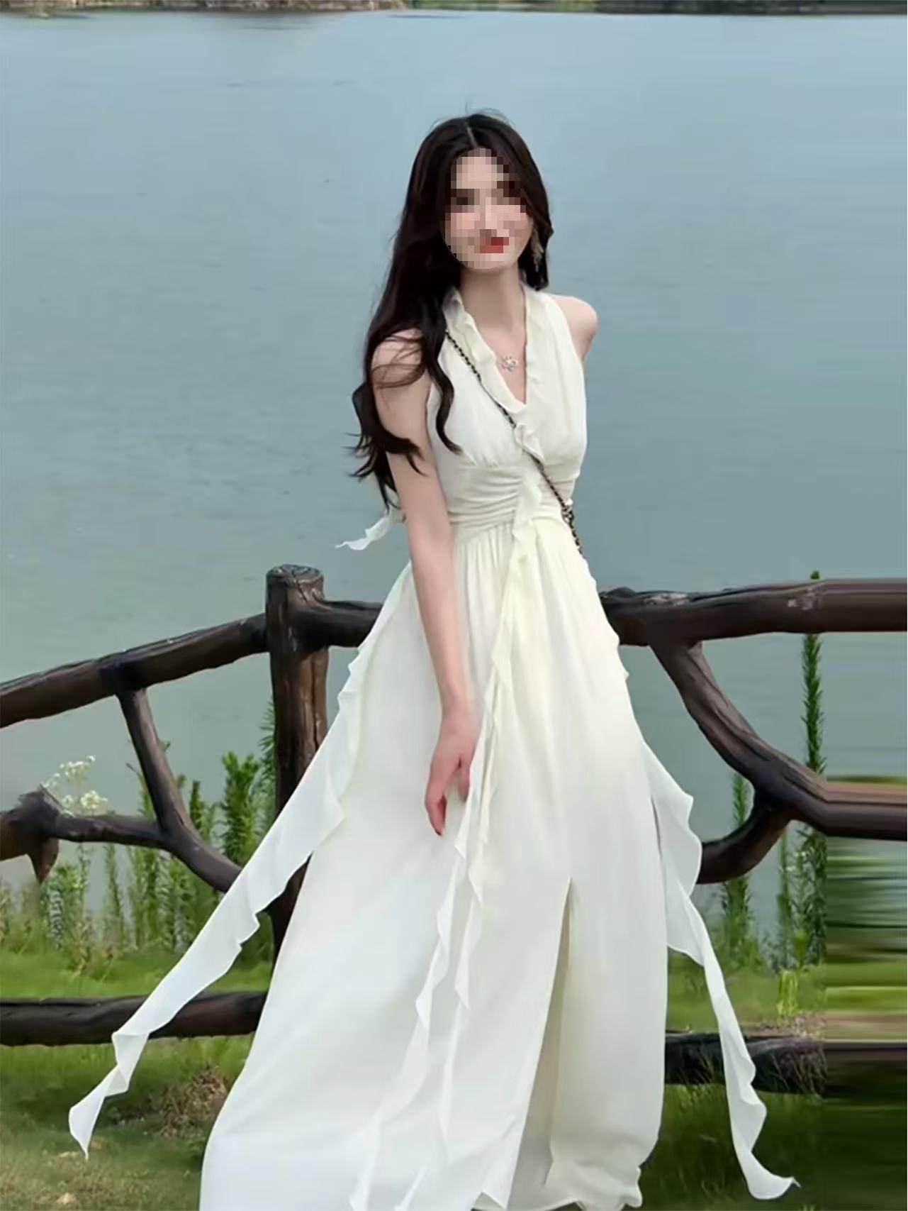 Women s 2025 Summer Red French Halterneck Spaghetti Strap Dress for Seaside Vacation 40/45kg (S)
Women s 2025 Summer Red French Halterneck Spaghetti Strap Dress for Seaside Vacation 40/45kg (S)