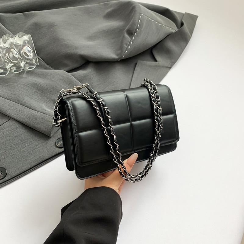 Chic And Trendy Small Square Bag With Chain Detail Perfect For Everyday Use
Chic And Trendy Small Square Bag With Chain Detail Perfect For Everyday Use