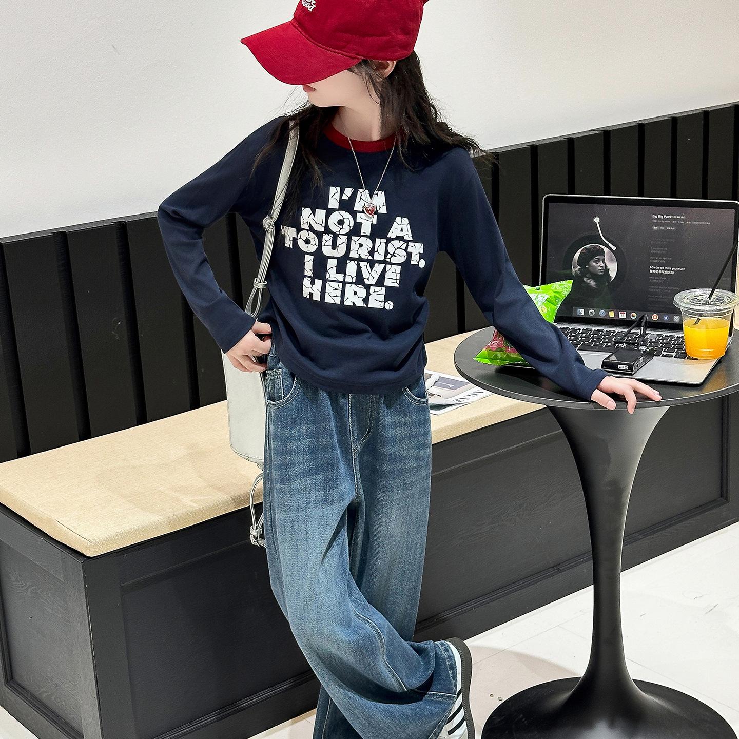 Autumn 2025 Girls Sporty Letter Print Two-Piece Set 170cm
Autumn 2025 Girls Sporty Letter Print Two-Piece Set 170cm