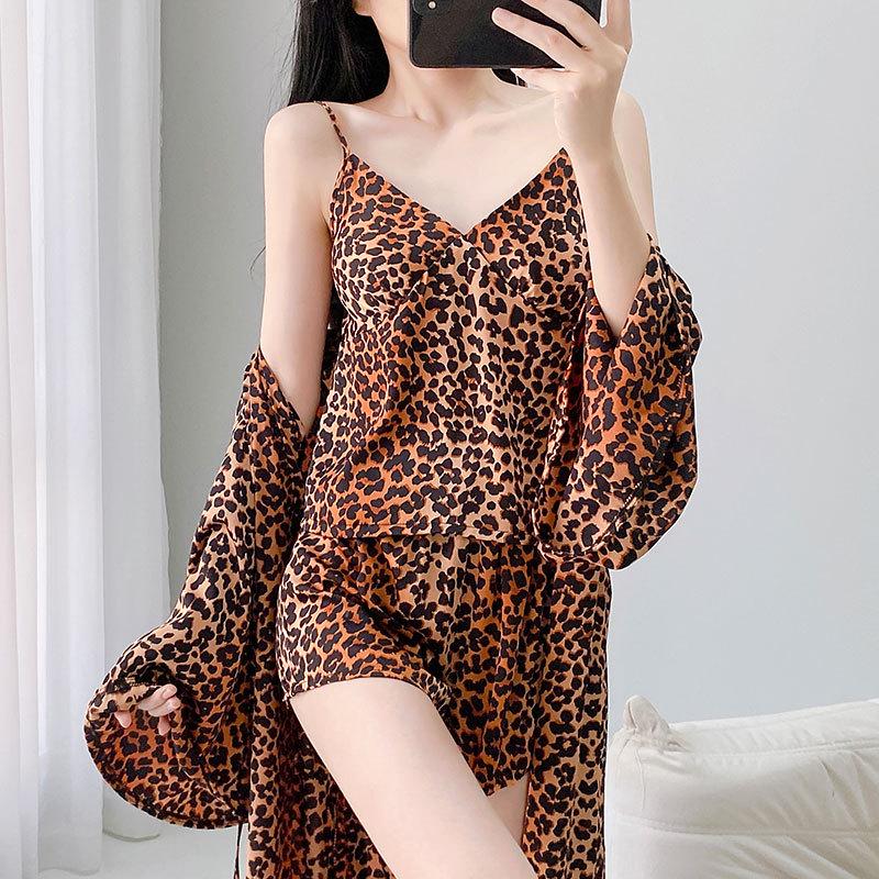 Летний пижамный комплект с V-образным вырезом с леопардовым принтом: Сексуальный кардиган с длинными рукавами и майка с шортами (Плюс Размер) L цветной печати леопарда
Летний пижамный комплект с V-образным вырезом с леопардовым принтом: Сексуальный кардиган с длинными рукавами и майка с шортами (Плюс Размер) L цветной печати леопарда