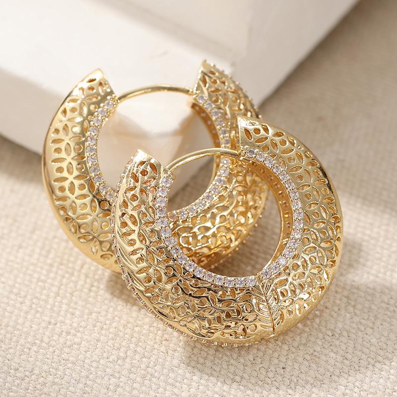 Витончені позолочені ручної роботи порожнисті сережки-кільця для жінок Елегантні щоденні банкетні ювелірні аксесуари Вироби ручної роботи Подарунок
Витончені позолочені ручної роботи порожнисті сережки-кільця для жінок Елегантні щоденні банкетні ювелірні аксесуари Вироби ручної роботи Подарунок