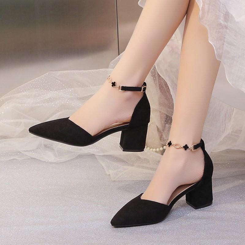 Новые стильные женские туфли с пряжкой и острым каблуком на толстом каблуке Baotou женские сандалии-лодочки женские туфли для вечеринок туфли на танкетке 34
Новые стильные женские туфли с пряжкой и острым каблуком на толстом каблуке Baotou женские сандалии-лодочки женские туфли для вечеринок туфли на танкетке 34