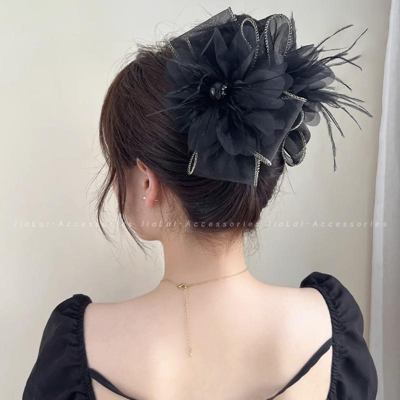 Трендовая черная пушистая заколка-акула с перьями 2023 – Зажимы для волос, увеличивающие объем
Трендовая черная пушистая заколка-акула с перьями 2023 – Зажимы для волос, увеличивающие объем