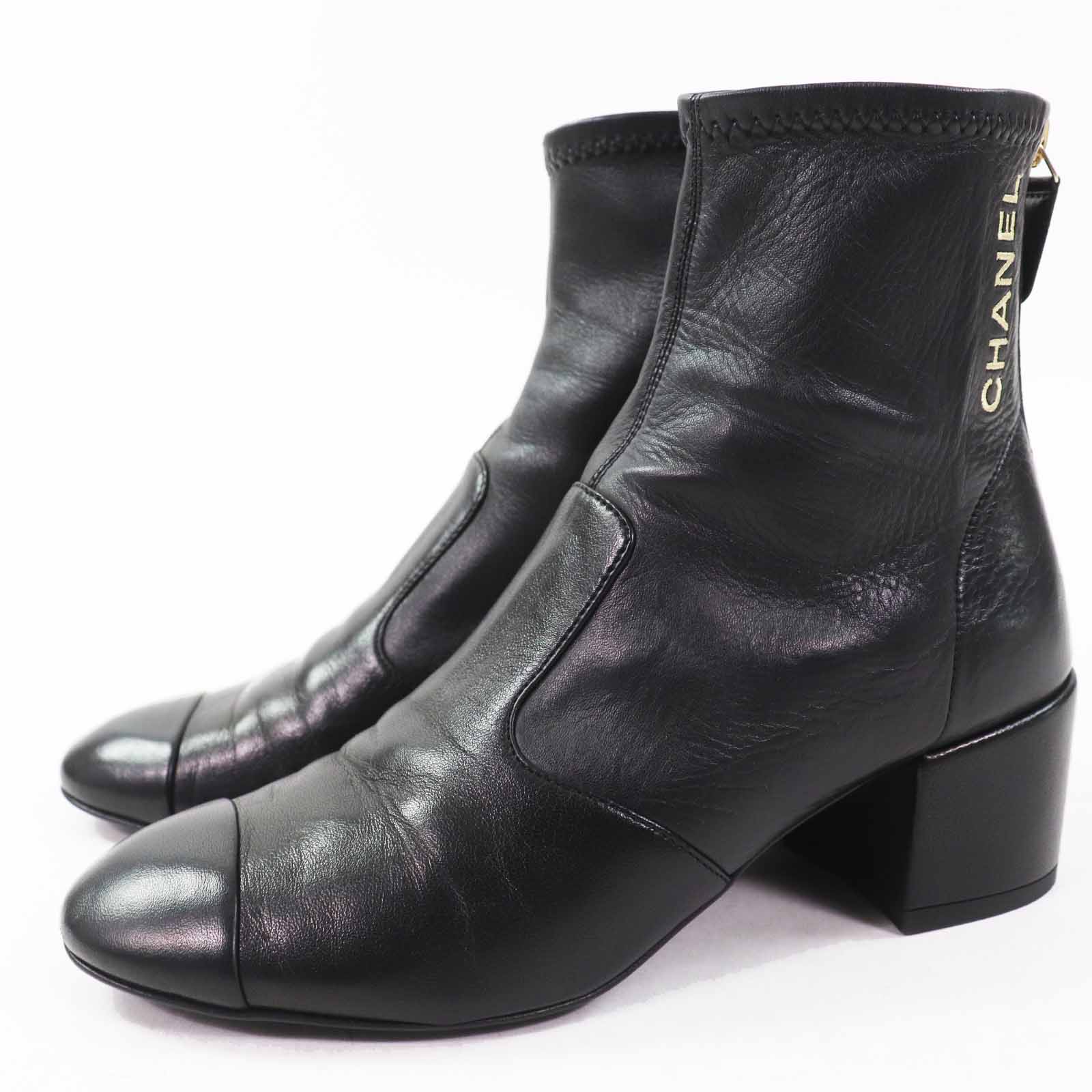 Great CHANEL short boots COCO MarkZIPTOP Black gold leather Women 35.5 G39160 Used
Great CHANEL short boots COCO MarkZIPTOP Black gold leather Women 35.5 G39160 Used