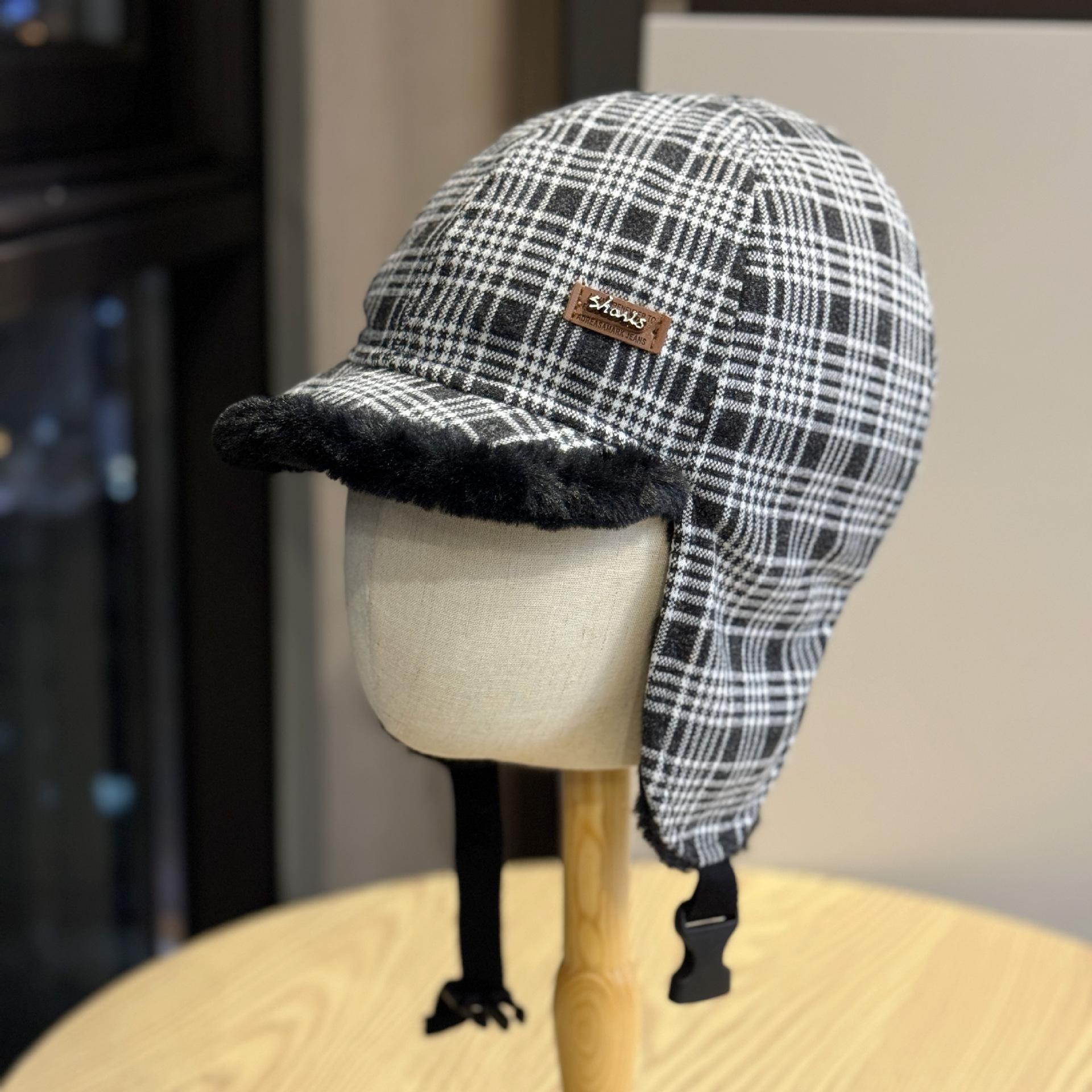 New double-sided plaid plush ear-protecting hat for women, warm and versatile for winter, windproof and cold-resistant aviator hat Adult54-60Average Size чёрный
New double-sided plaid plush ear-protecting hat for women, warm and versatile for winter, windproof and cold-resistant aviator hat Adult54-60Average Size чёрный