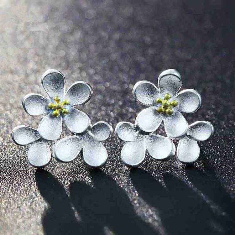 Sterling Silver Fashionable Sweet Small Fresh Flower Stud Earrings, Female Creative Petals Literary And Exquisite Ear Jewelry 925 silver
Sterling Silver Fashionable Sweet Small Fresh Flower Stud Earrings, Female Creative Petals Literary And Exquisite Ear Jewelry 925 silver