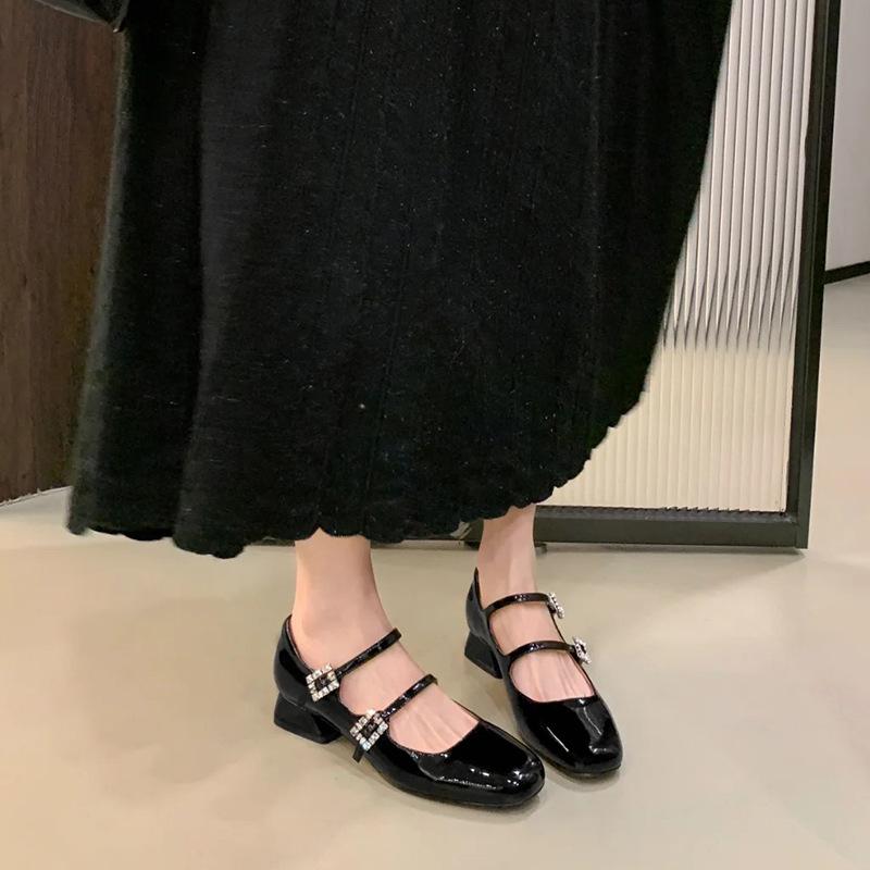 Square head leather rhinestone word with light mouth single shoes women s thick heel French retro Mary Jane women s shoes 35
Square head leather rhinestone word with light mouth single shoes women s thick heel French retro Mary Jane women s shoes 35