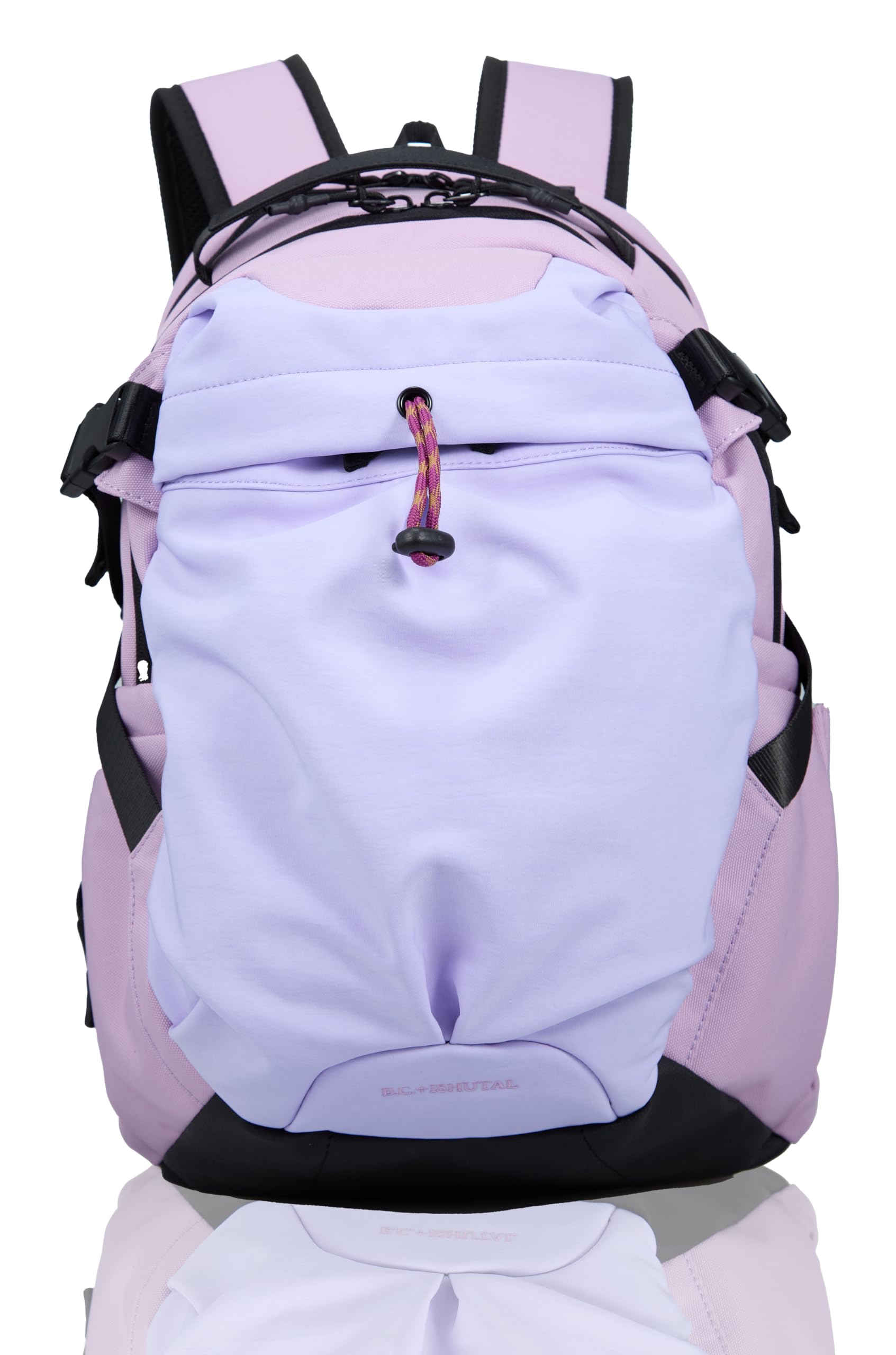A functional 20-liter backpack that can be used outdoors or in town.
A functional 20-liter backpack that can be used outdoors or in town.