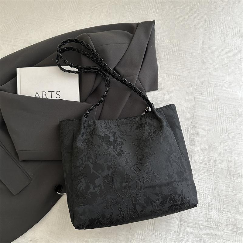 Texture Leisure New Chinese Style Shoulder Bag Antique Versatile Large Capacity Tote Bag Hanfu Element Work Commuter Storage Bag чорний
Texture Leisure New Chinese Style Shoulder Bag Antique Versatile Large Capacity Tote Bag Hanfu Element Work Commuter Storage Bag чорний