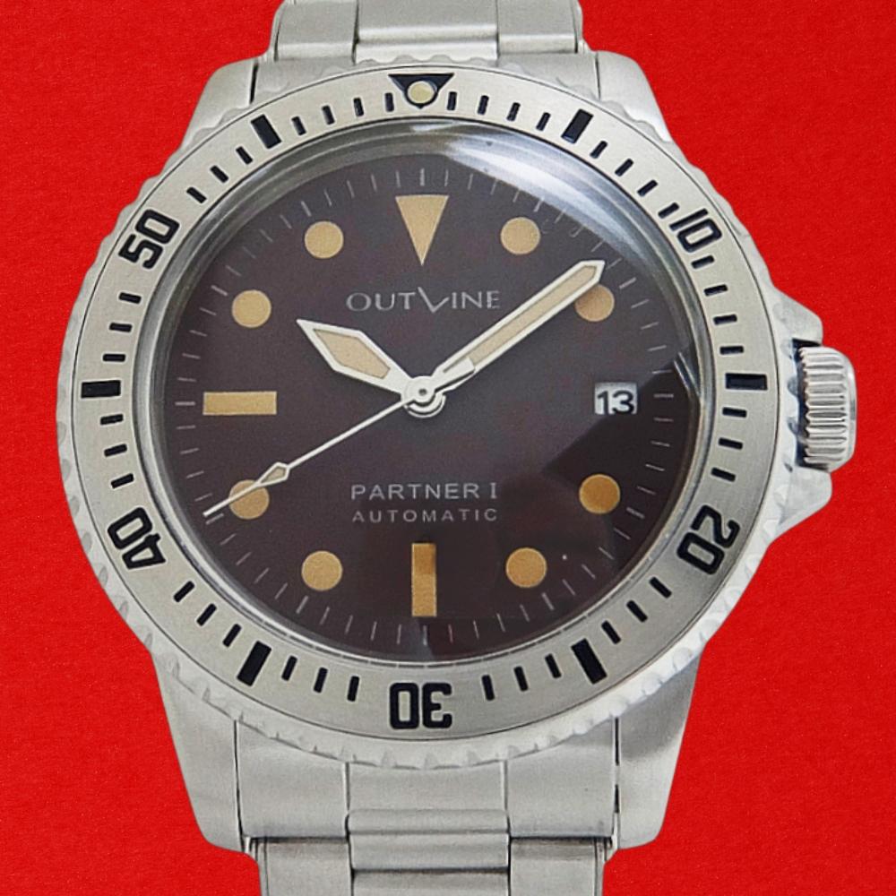 Outline Partner I Ref. YK20201-1 SS Brown Dial Limited Edition (150 pcs) | Vintage-Inspired Diver’s Watch | Automatic | Made in Japan Used
Outline Partner I Ref. YK20201-1 SS Brown Dial Limited Edition (150 pcs) | Vintage-Inspired Diver’s Watch | Automatic | Made in Japan Used