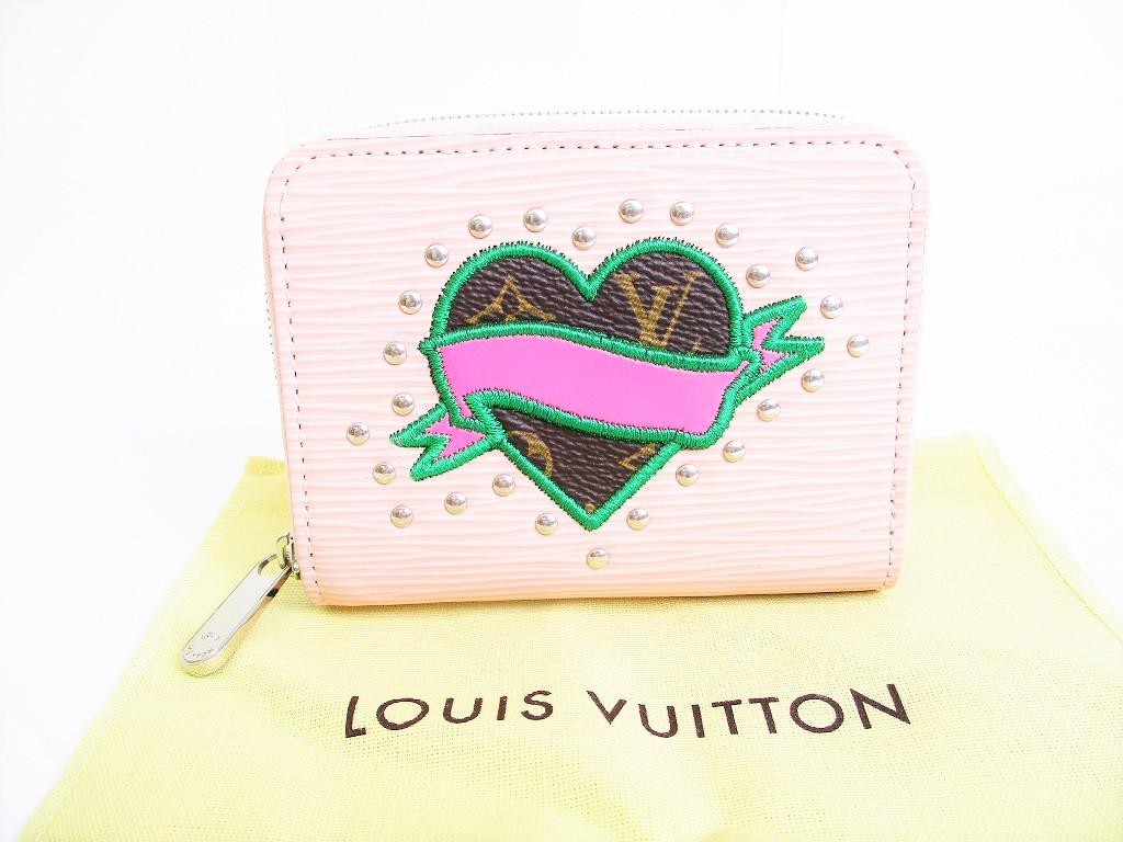 Автентичний LOUIS VUITTON Epi Monogram LV Stories Rose Ballerine Шкіряний гаманець на блискавці №7996 Відремонтований
Автентичний LOUIS VUITTON Epi Monogram LV Stories Rose Ballerine Шкіряний гаманець на блискавці №7996 Відремонтований