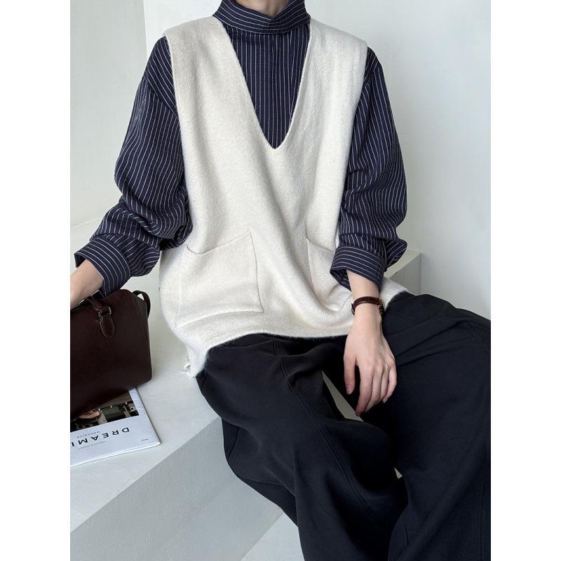 Ju Zhi Autumn Plus Size V-Neck Knitted Vest: Women s Retro Style Pocket Sleeveless Cardigan M196 One Size
Ju Zhi Autumn Plus Size V-Neck Knitted Vest: Women s Retro Style Pocket Sleeveless Cardigan M196 One Size