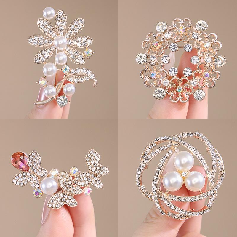 Japan and South Korea high-end butterfly brooch female flower bee zircon badge luxury atmospheric brooch clothes pin accessories
Japan and South Korea high-end butterfly brooch female flower bee zircon badge luxury atmospheric brooch clothes pin accessories