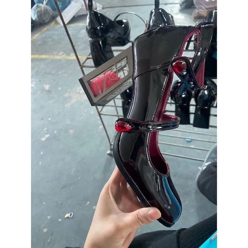 British shallow mouth thick heel high heels women s spring new round head Mary Jane single shoes patent leather women s shoes 35
British shallow mouth thick heel high heels women s spring new round head Mary Jane single shoes patent leather women s shoes 35
