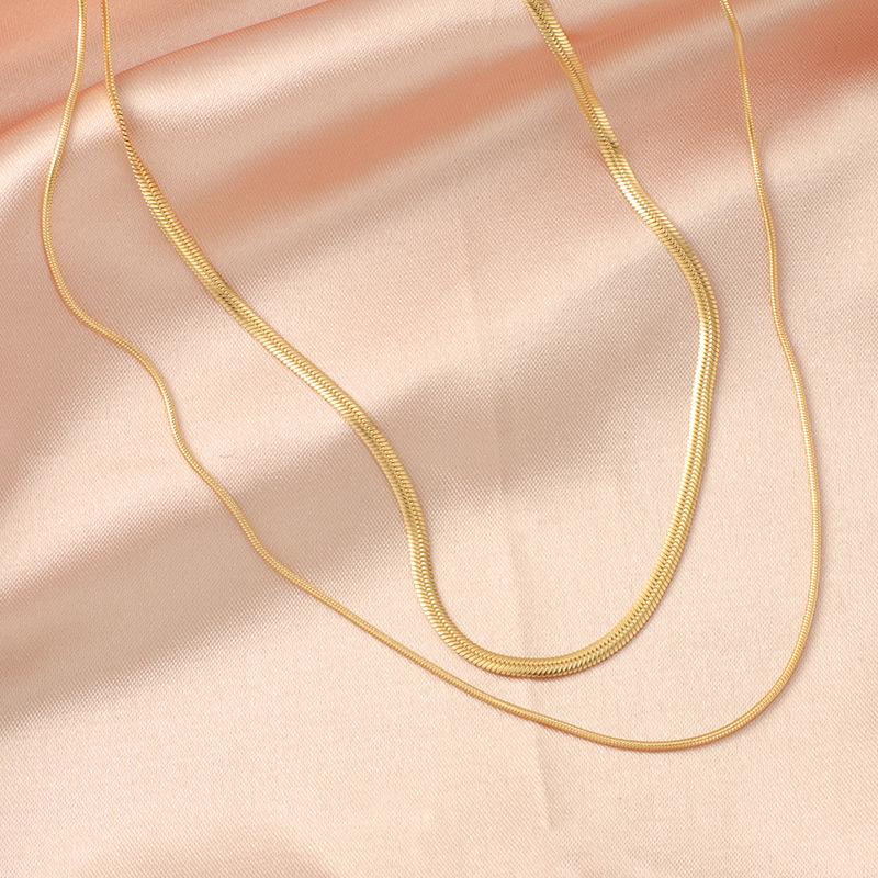 Stylish Non-fading Double-layer Snake and Blade Chain Necklace 40cm Blade Chain + 45cm Round Snake Chain золотой
Stylish Non-fading Double-layer Snake and Blade Chain Necklace 40cm Blade Chain + 45cm Round Snake Chain золотой