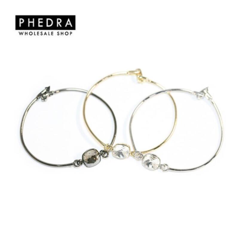 Women s Antique Silver Gold Black Cuff Bracelet A25265_BLACK
Women s Antique Silver Gold Black Cuff Bracelet A25265_BLACK