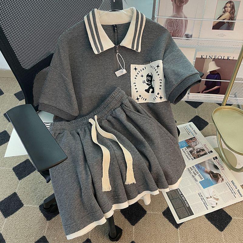 Летний женский повседневный пуловер большого размера с воротником поло и шорты для горячей девушки, комплект из двух предметов. S
Летний женский повседневный пуловер большого размера с воротником поло и шорты для горячей девушки, комплект из двух предметов. S