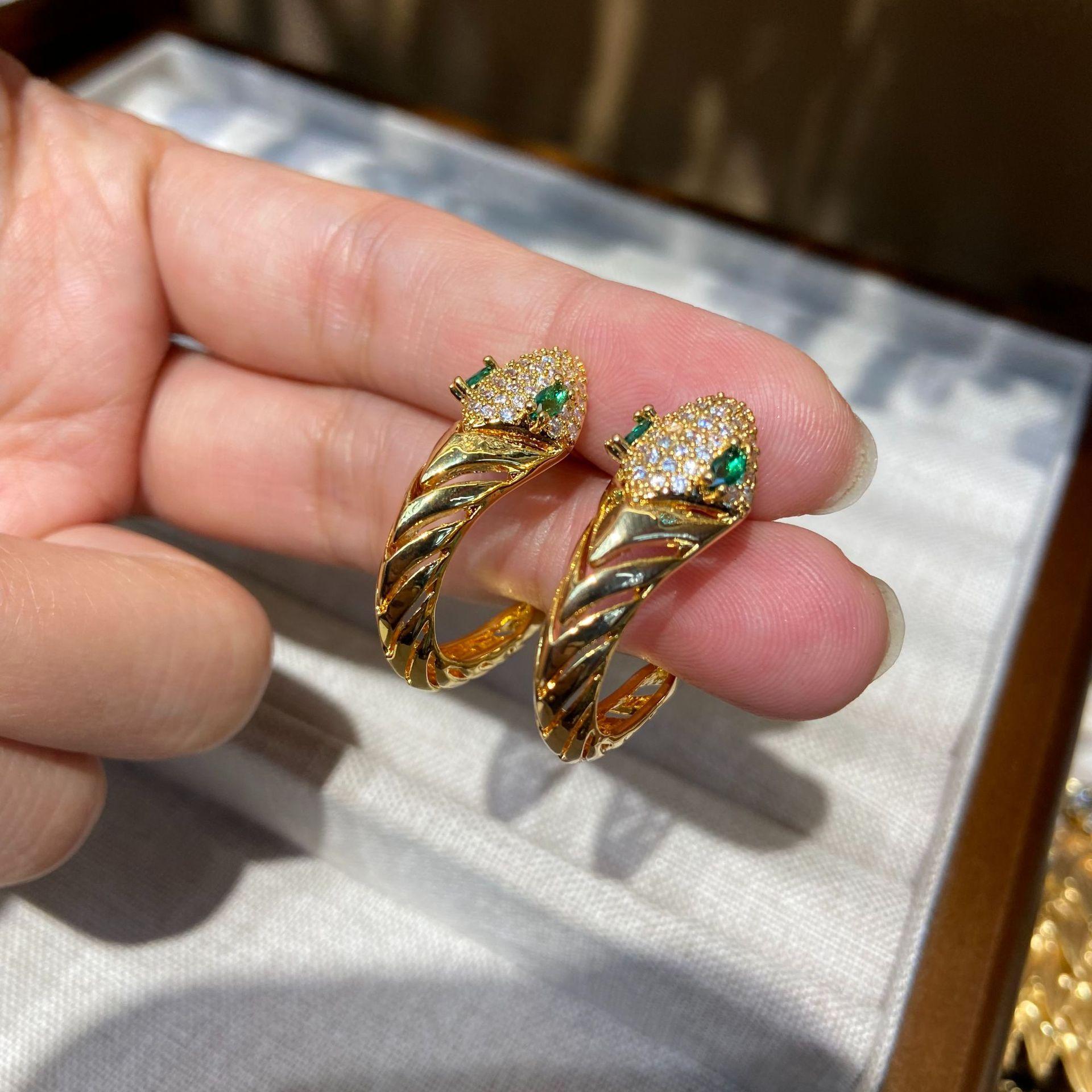 Wran Personalized Snake Earrings Women S Light Luxury Inlaid Colorful Zirconium Fashion Stud Earrings Fashion High-End Versatile Snake Earrings
Wran Personalized Snake Earrings Women S Light Luxury Inlaid Colorful Zirconium Fashion Stud Earrings Fashion High-End Versatile Snake Earrings