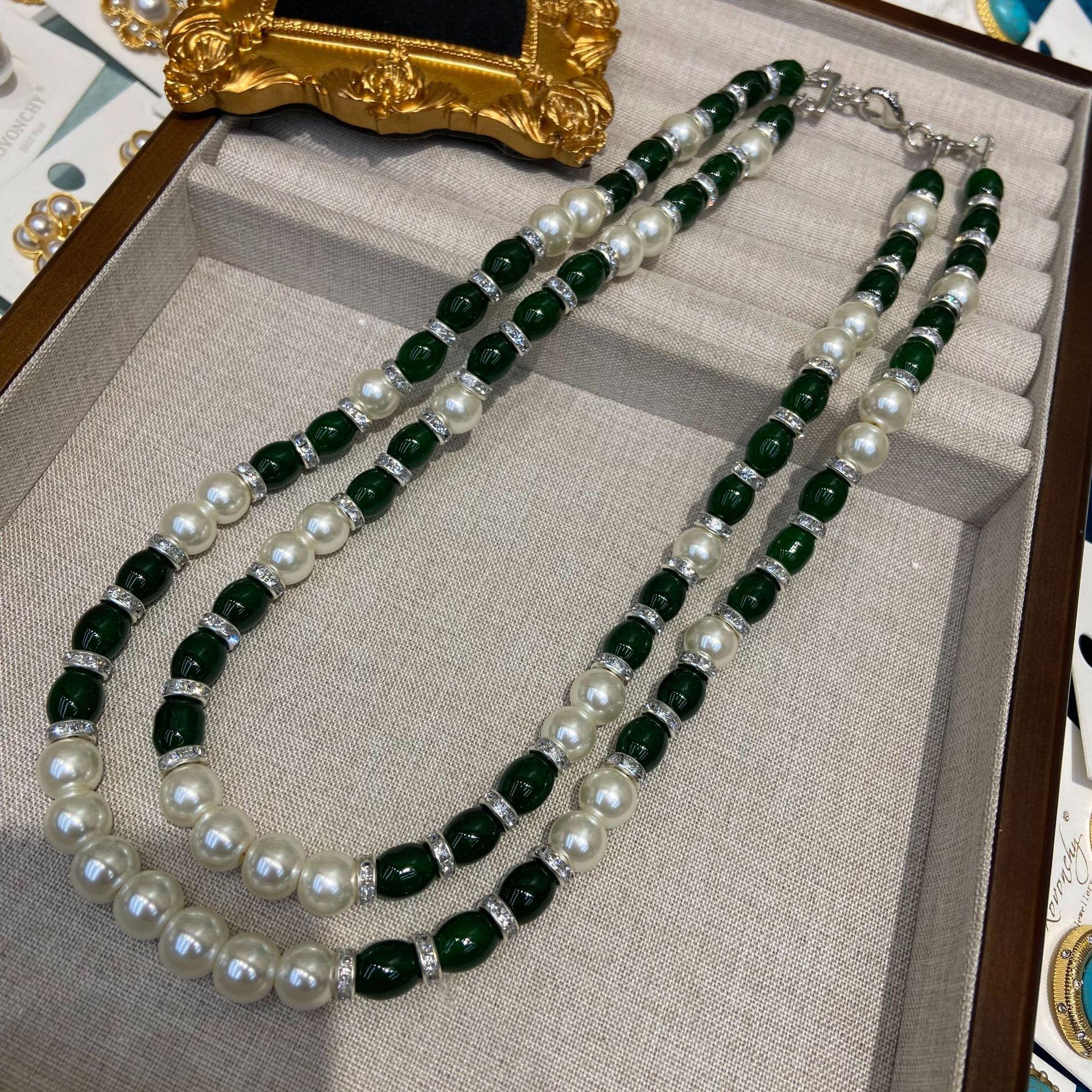 Новое китайское двухслойное зеленое глазурованное жемчужное ожерелье в стиле ретро для женщин, универсальный темперамент, длинная цепочка для свитера
Новое китайское двухслойное зеленое глазурованное жемчужное ожерелье в стиле ретро для женщин, универсальный темперамент, длинная цепочка для свитера