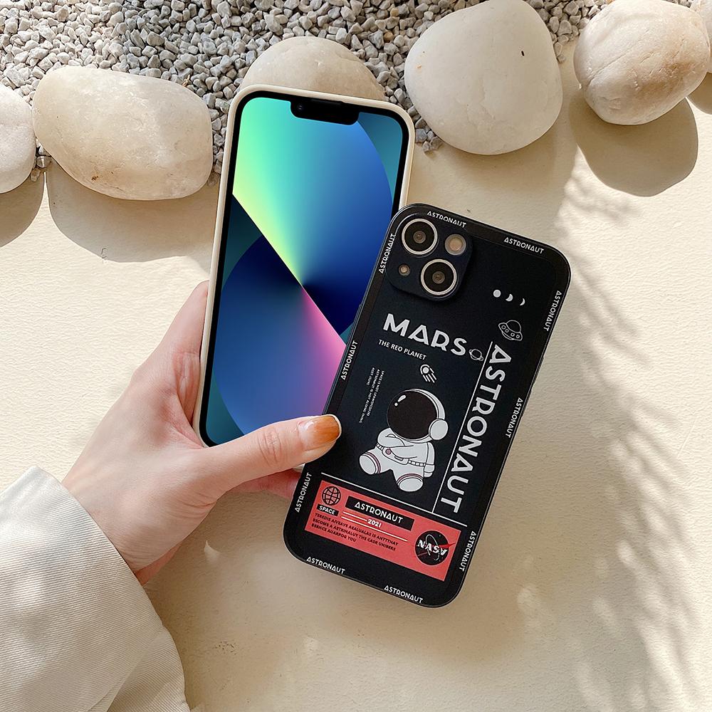 For iPhone 13 6.1 inch Mars Astronaut Pattern Soft TPU Phone Case Precise Cutout Protective Cover White
For iPhone 13 6.1 inch Mars Astronaut Pattern Soft TPU Phone Case Precise Cutout Protective Cover White