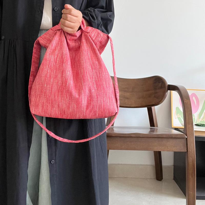Japanese cute yarn-dyed cotton and linen bag literary and versatile plum red denim blue portable oblique shoulder bag multi-function
Japanese cute yarn-dyed cotton and linen bag literary and versatile plum red denim blue portable oblique shoulder bag multi-function
