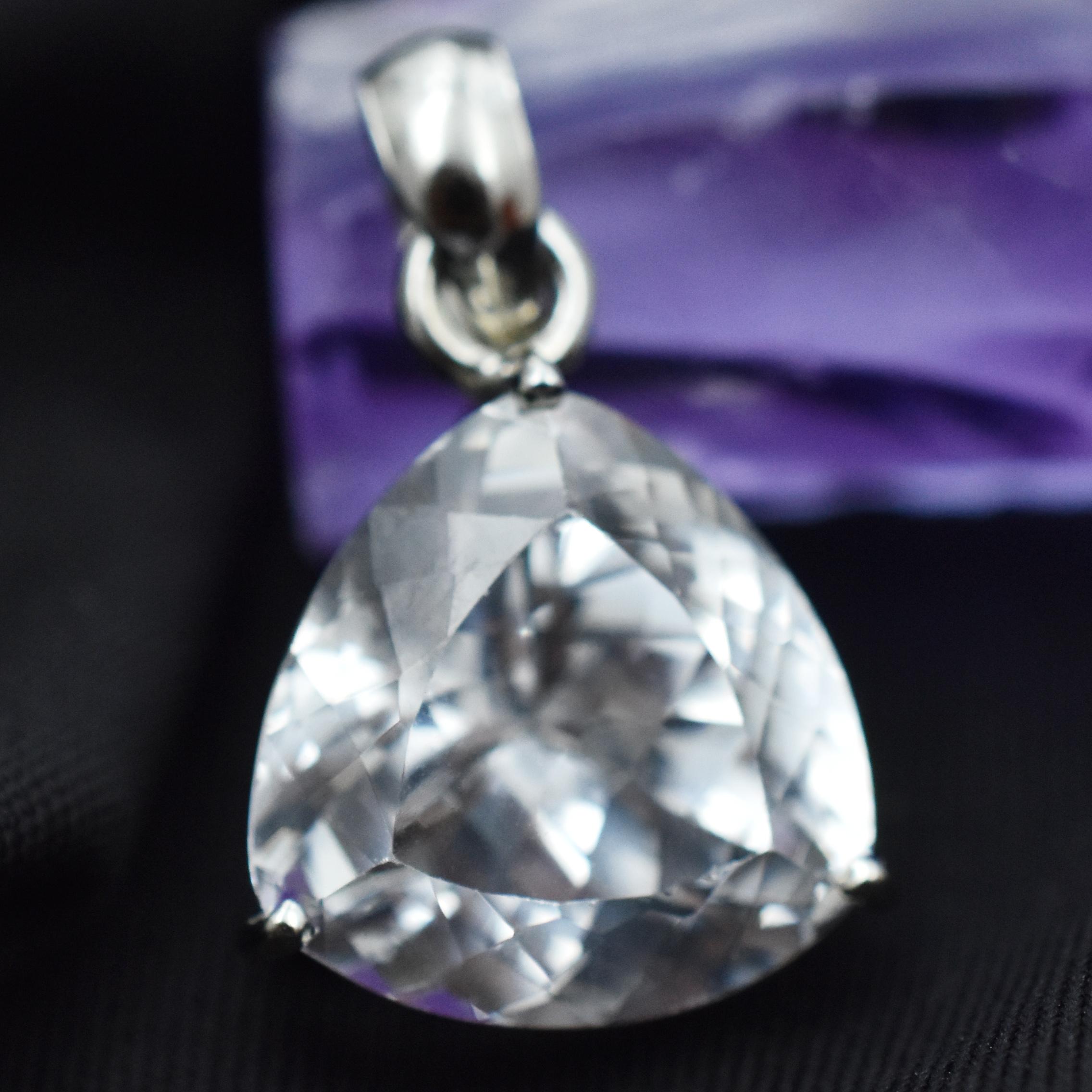 Natural Trillion Pendant 28.70 Ct Sterling Silver Gems CERTIFIED White Sapphire AR-3630-Sa
Natural Trillion Pendant 28.70 Ct Sterling Silver Gems CERTIFIED White Sapphire AR-3630-Sa