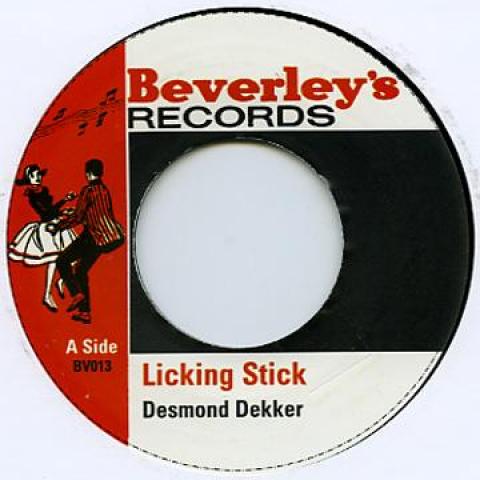 7-дюймовая пластинка ДЕСМОНД ДЕККЕР - Licking Stick BV013 Beverleys 1971 UK Регги, Ска и Даб
7-дюймовая пластинка ДЕСМОНД ДЕККЕР - Licking Stick BV013 Beverleys 1971 UK Регги, Ска и Даб
