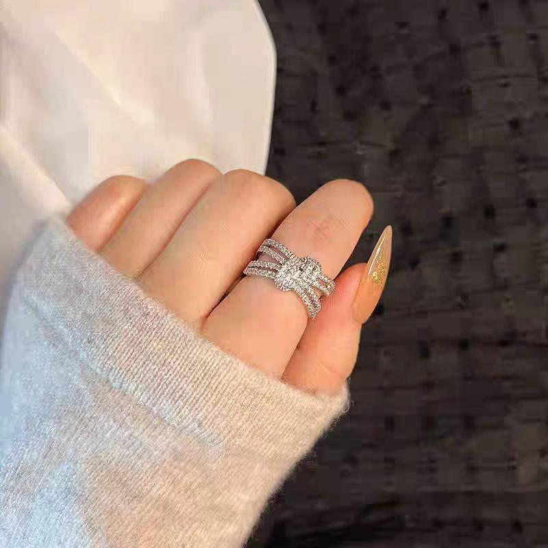 Knot Full Diamond Ring Luxury Hollow Multi-Layer Wide Version Exaggerated Female Niche Design Index Finger Ring Open Ring Copper
Knot Full Diamond Ring Luxury Hollow Multi-Layer Wide Version Exaggerated Female Niche Design Index Finger Ring Open Ring Copper