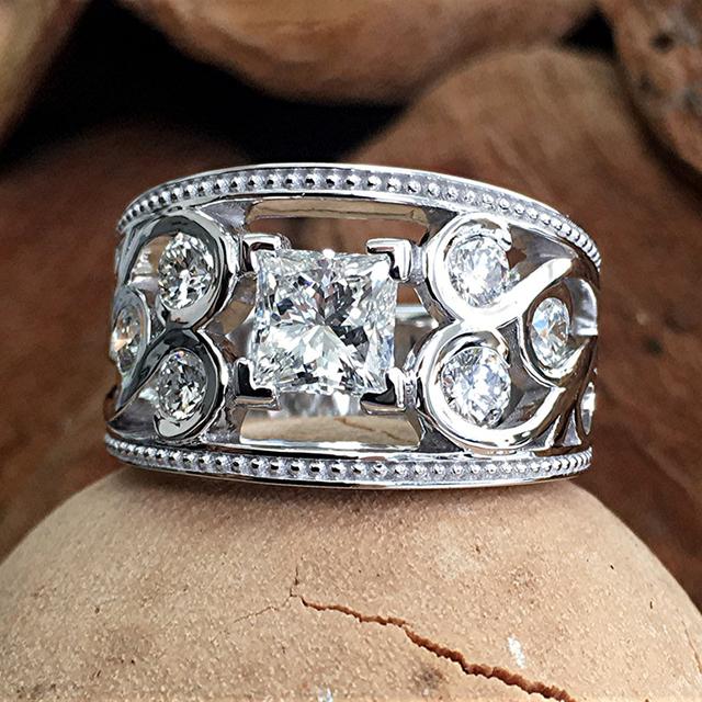 Модные женские обручальные кольца с блестящими квадратными фианитами принцессы, роскошные обручальные кольца для вечеринок, ажурные дизайнерские аксессуары 8
Модные женские обручальные кольца с блестящими квадратными фианитами принцессы, роскошные обручальные кольца для вечеринок, ажурные дизайнерские аксессуары 8