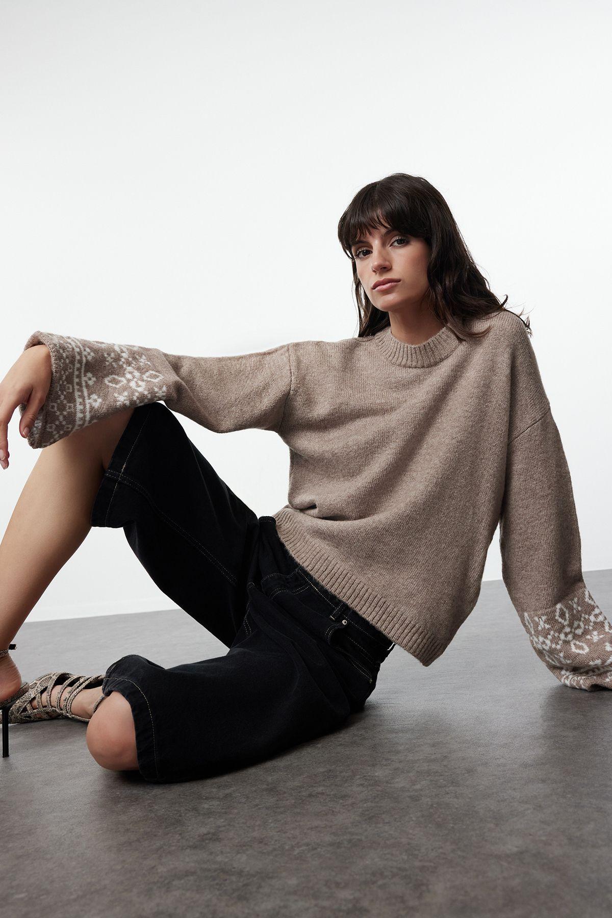 Women s Fashionable Stylish Sweater Mink Soft Textured Sleeve Detailed Crew Neck Knitwear Sweater S
Women s Fashionable Stylish Sweater Mink Soft Textured Sleeve Detailed Crew Neck Knitwear Sweater S