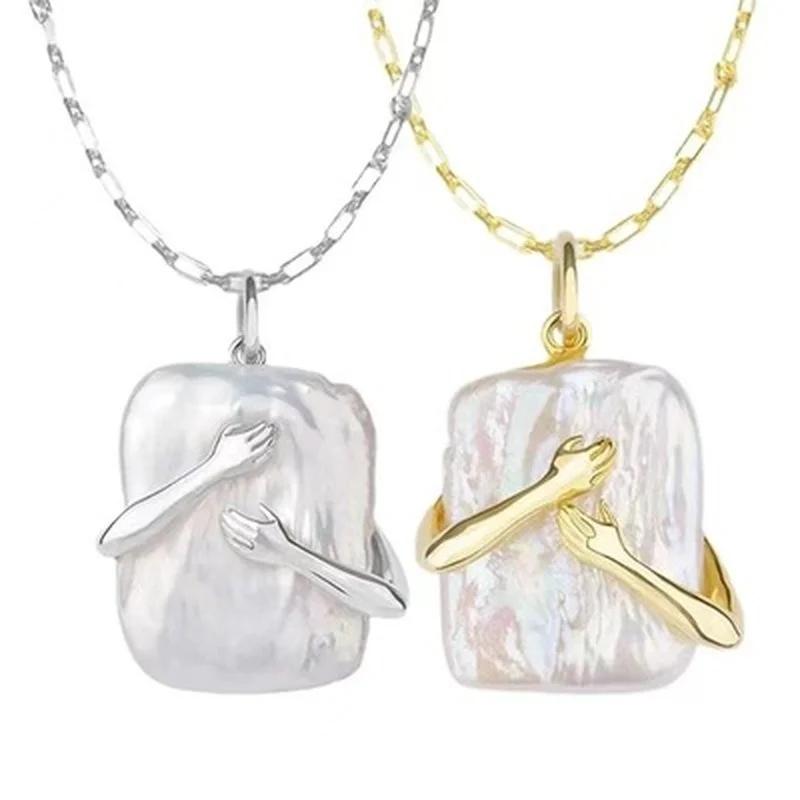 Creative Geometric Square Hands Tightly Embracing Couple Pendant Fashionable Personalized Women Valentine Day Necklace Jewelry срібний
Creative Geometric Square Hands Tightly Embracing Couple Pendant Fashionable Personalized Women Valentine Day Necklace Jewelry срібний