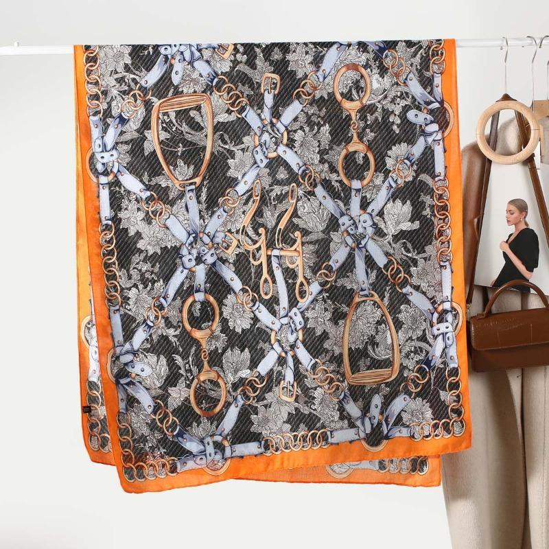 New retro leather buckle chain printed women s scarf silk scarf spring and autumn women s fashion scarf yarn Above 175cm
New retro leather buckle chain printed women s scarf silk scarf spring and autumn women s fashion scarf yarn Above 175cm