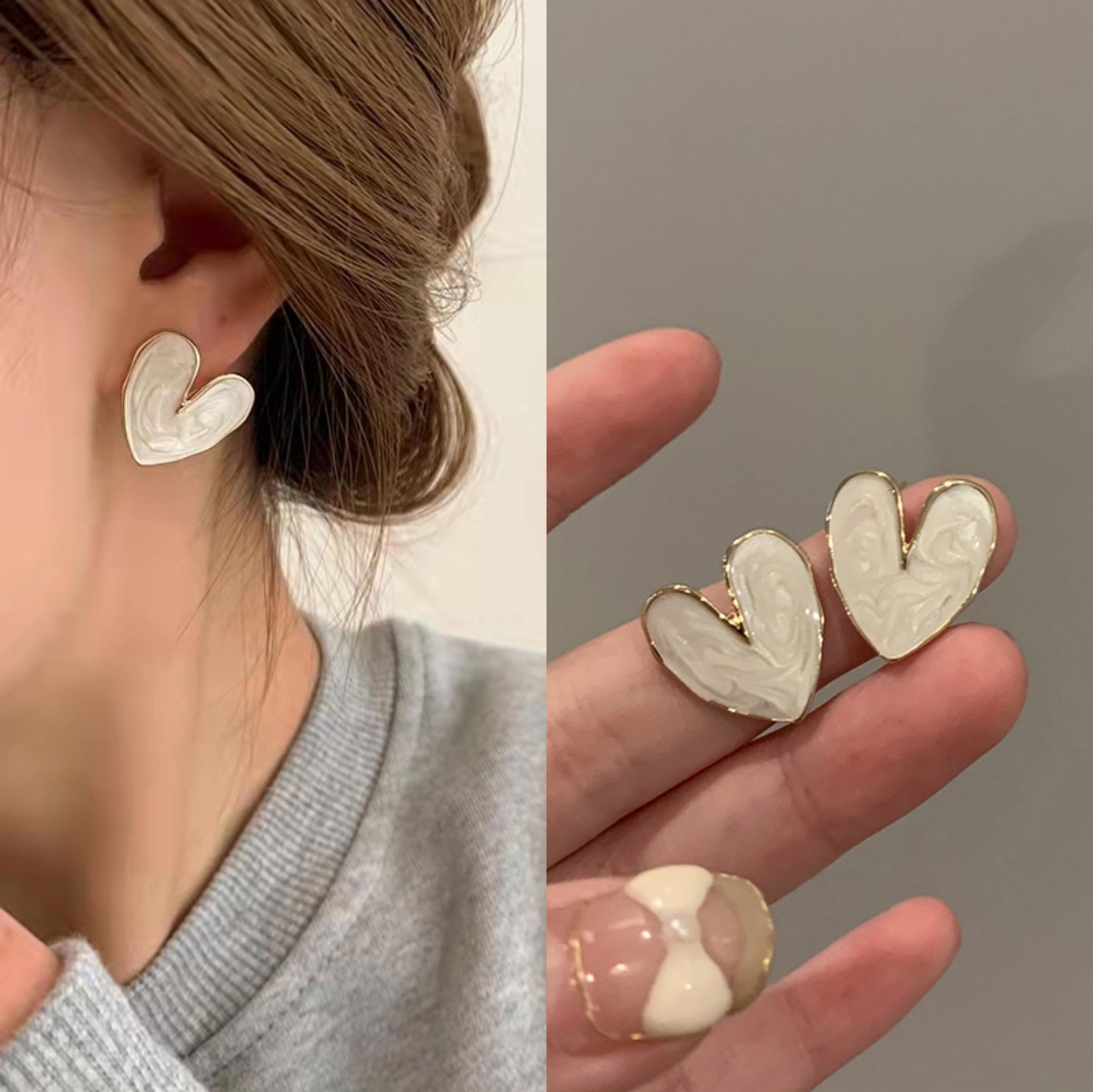 French Retro Heart Stud Earrings For Women Girl Korean Love Drop Glaze Aesthetic Daily Life Minimalist Fashion Jewelry Gift
French Retro Heart Stud Earrings For Women Girl Korean Love Drop Glaze Aesthetic Daily Life Minimalist Fashion Jewelry Gift
