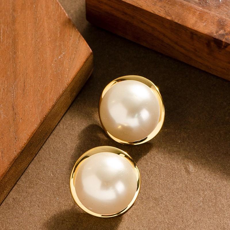 Stylish and exquisite design sense, bright and round Shijia pearl stud earrings, earrings, temperament, senior earrings, vacation style accessories
Stylish and exquisite design sense, bright and round Shijia pearl stud earrings, earrings, temperament, senior earrings, vacation style accessories