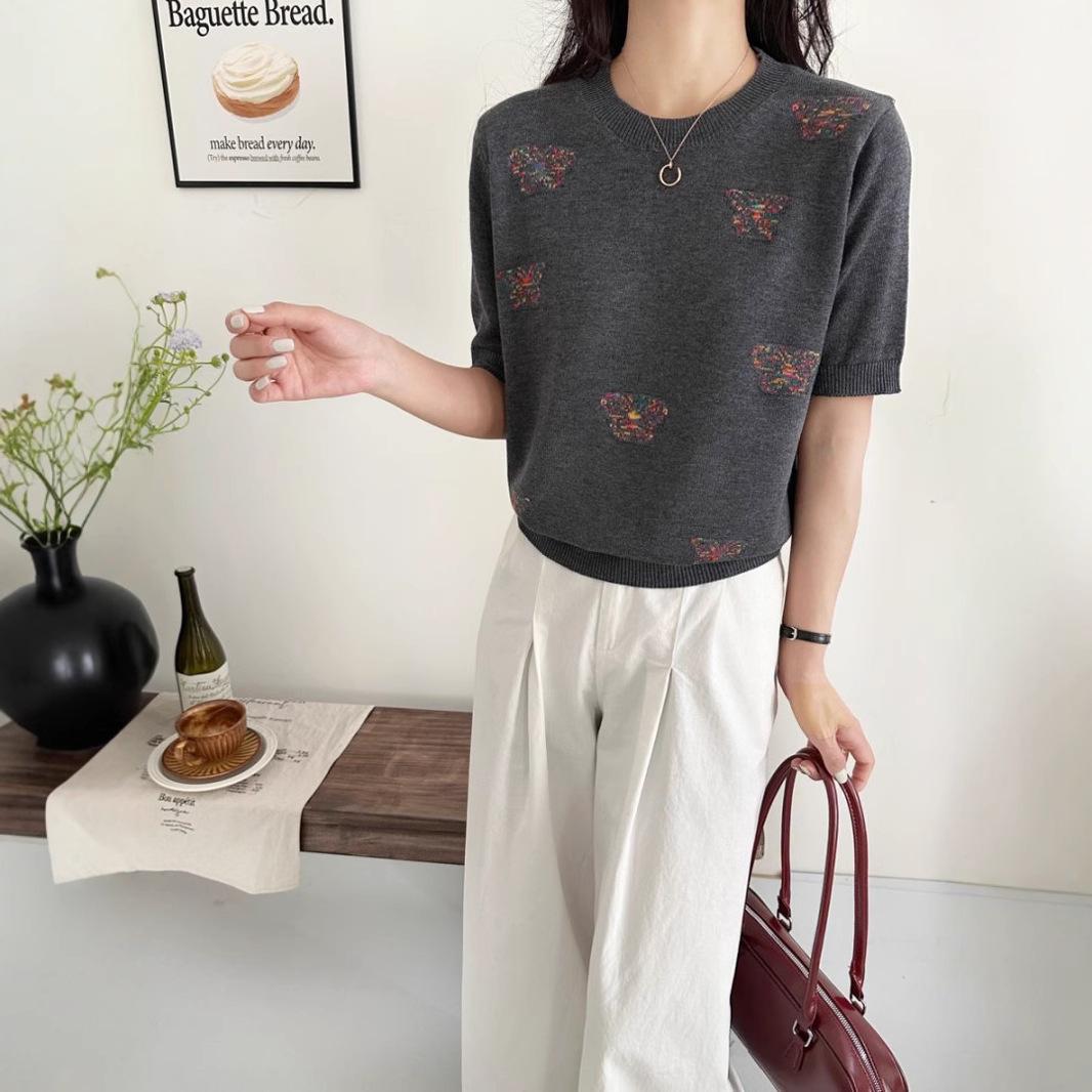 2025 Spring/Summer Women s Embroidered Slimming Knit Pullover T-Shirt with Round Neck and Short Sleeves. Medium
2025 Spring/Summer Women s Embroidered Slimming Knit Pullover T-Shirt with Round Neck and Short Sleeves. Medium