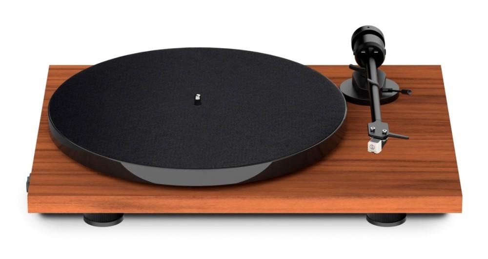 Pro-Ject E1 PHONO with built-in preamplifier + with Audio-Technica AT3600L cartridge - Walnut, Pro-Ject
Pro-Ject E1 PHONO with built-in preamplifier + with Audio-Technica AT3600L cartridge - Walnut, Pro-Ject