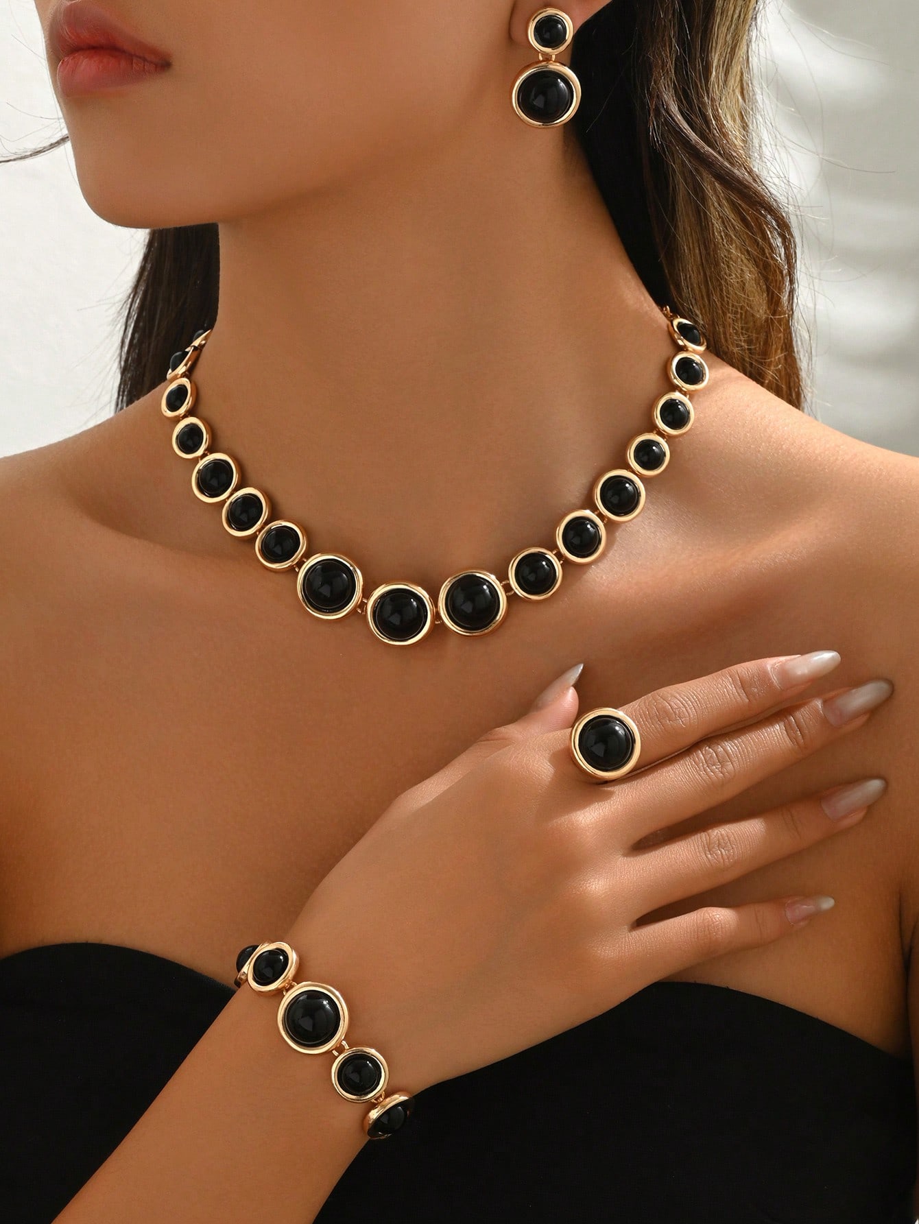 Модные украшения для женщин золотой
Модные украшения для женщин золотой