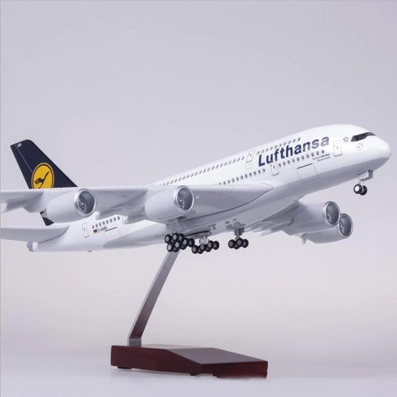 Модель самолета A380 Lufthansa в масштабе 1/160, 50,5 см, авиакомпания, со светом и колесами, литой пластиковый самолет для коллекции, офисного декора W LED
Модель самолета A380 Lufthansa в масштабе 1/160, 50,5 см, авиакомпания, со светом и колесами, литой пластиковый самолет для коллекции, офисного декора W LED