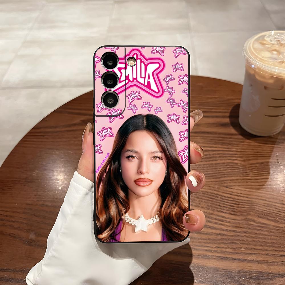 Emilia Mernes Phone Case For Samsung S24 Ultra S25 S23 Fe S22 S20 S21 Plus Galaxy A54 A34 A53 A16 Cover Samsung a16
Emilia Mernes Phone Case For Samsung S24 Ultra S25 S23 Fe S22 S20 S21 Plus Galaxy A54 A34 A53 A16 Cover Samsung a16