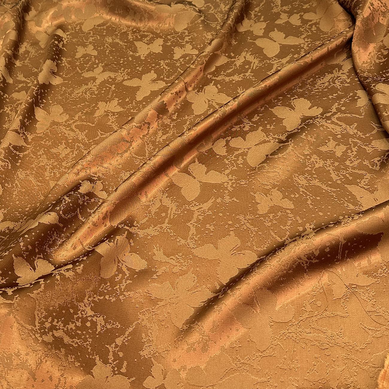 Потовщений жаккардовий атласний костюм ципао
Потовщений жаккардовий атласний костюм ципао