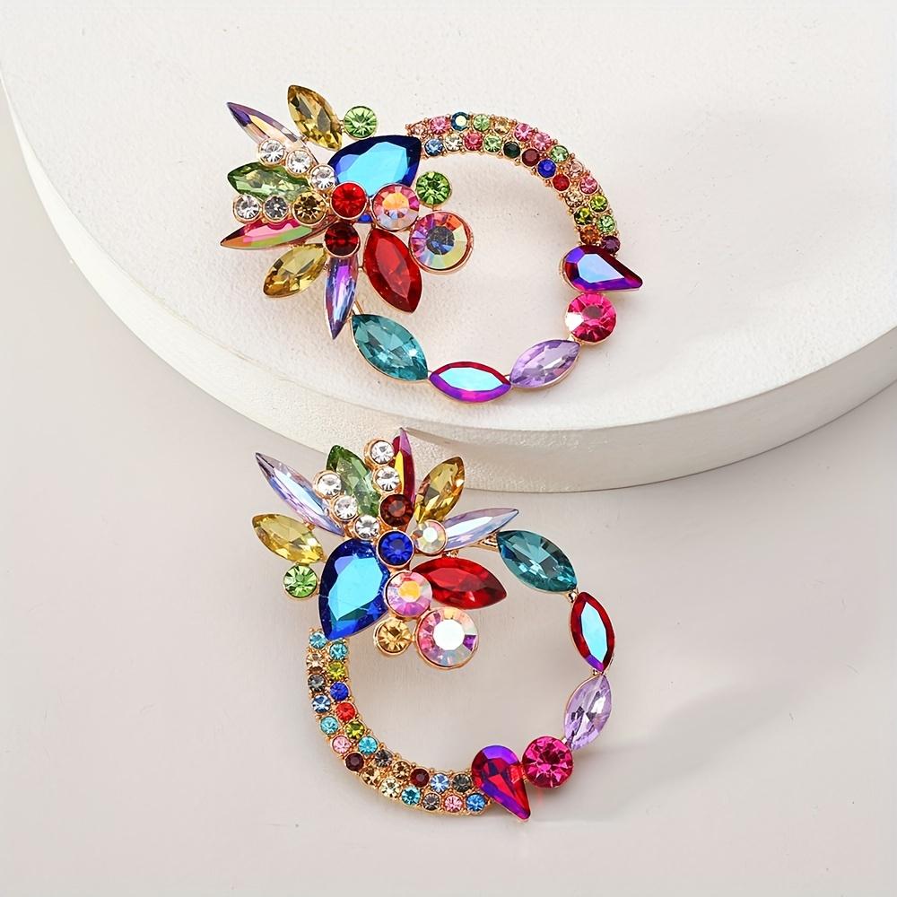 Bohemian geometric stud earrings with colored rhinestones. Floral luxury design, elegant daily wear and gift-ready.
Bohemian geometric stud earrings with colored rhinestones. Floral luxury design, elegant daily wear and gift-ready.