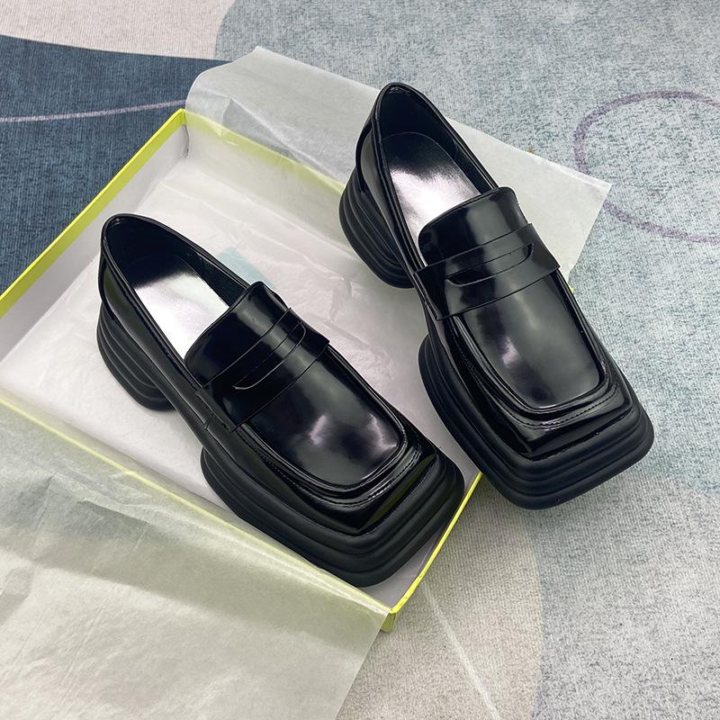 Spring and Summer New Retro British Style Small Leather Shoes Muffin Thick-soled Loafers Women s Square Head Single Shoes Ins Tide
Spring and Summer New Retro British Style Small Leather Shoes Muffin Thick-soled Loafers Women s Square Head Single Shoes Ins Tide