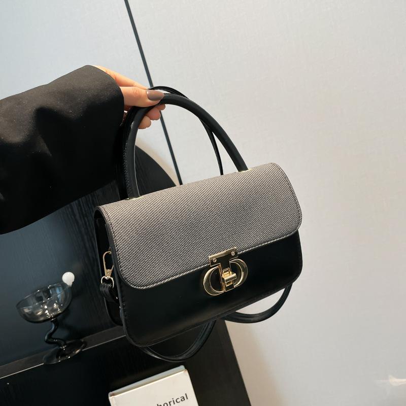 New fashion light luxury high texture temperament hand bag commuting versatile fashion shoulder messenger bag чёрный
New fashion light luxury high texture temperament hand bag commuting versatile fashion shoulder messenger bag чёрный