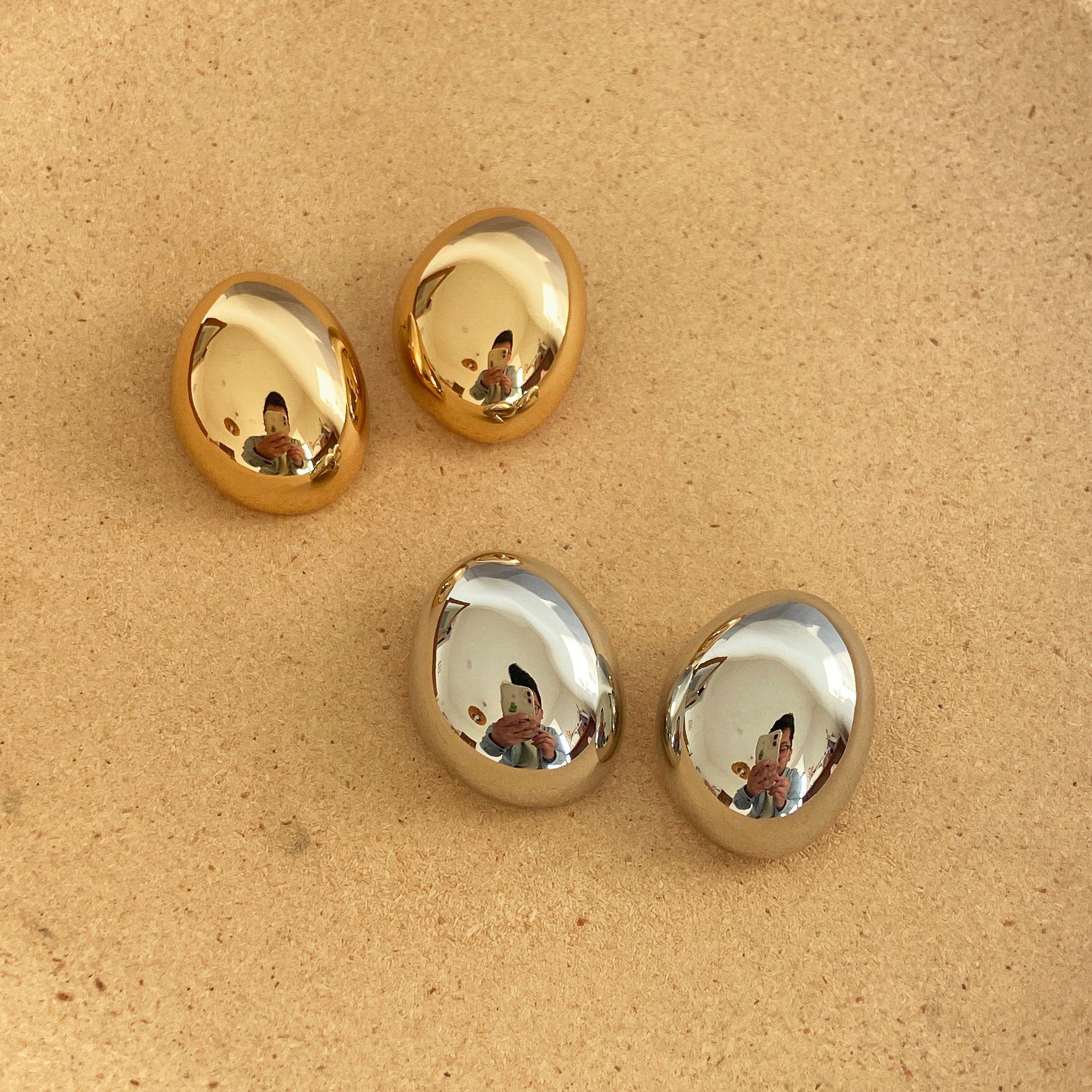 European & American 3D Brass Earrings: 18k Gold Plated, Modern Fashion with Silver Needle. Gold/Pair
European & American 3D Brass Earrings: 18k Gold Plated, Modern Fashion with Silver Needle. Gold/Pair