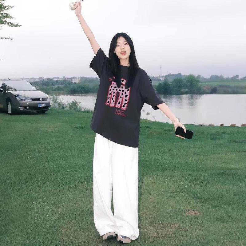 White short-sleeved t-shirt women s summer new popular loose large size half-sleeve Korean chic pure cotton super good-looking top 3xl (recommended 85-95kg ) темно-сірий
White short-sleeved t-shirt women s summer new popular loose large size half-sleeve Korean chic pure cotton super good-looking top 3xl (recommended 85-95kg ) темно-сірий